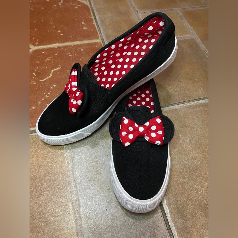 Disney Minnie Mouse shoes size 7